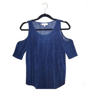 Open shoulder top. XS